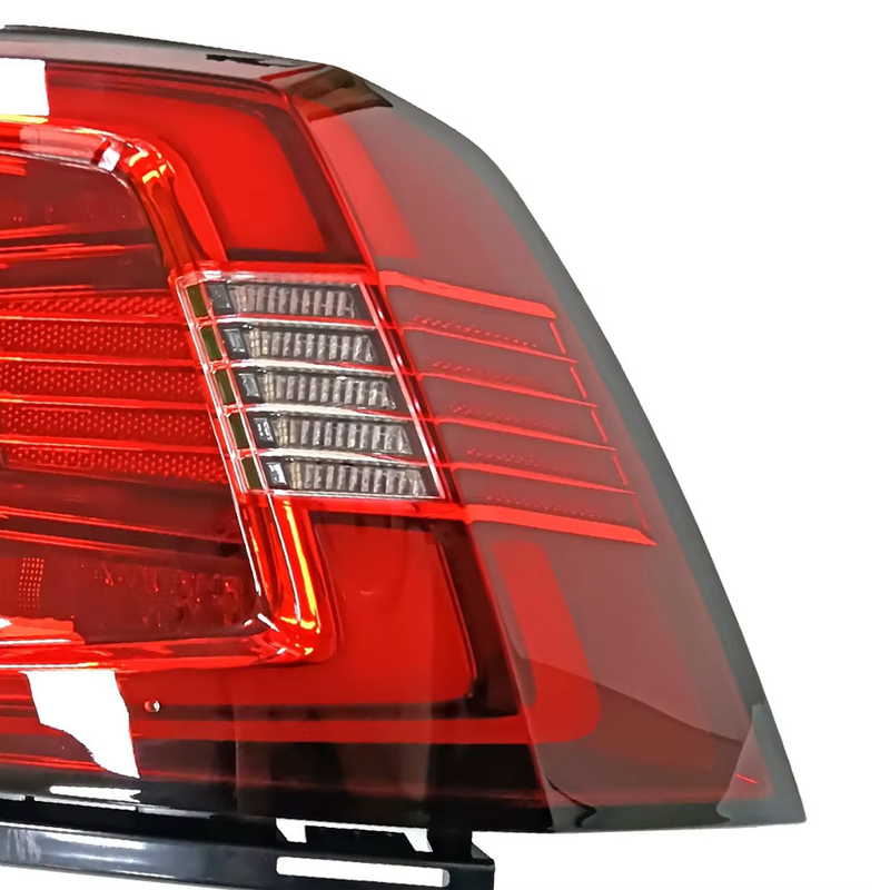 कार लाइटिंग सिस्टम पार्ट्स OE 31108926 ऑटोमोटिव राइट टेल लाइट्स लैंप For Volvo S90 2017-2019 स्पेयर पार्ट्स