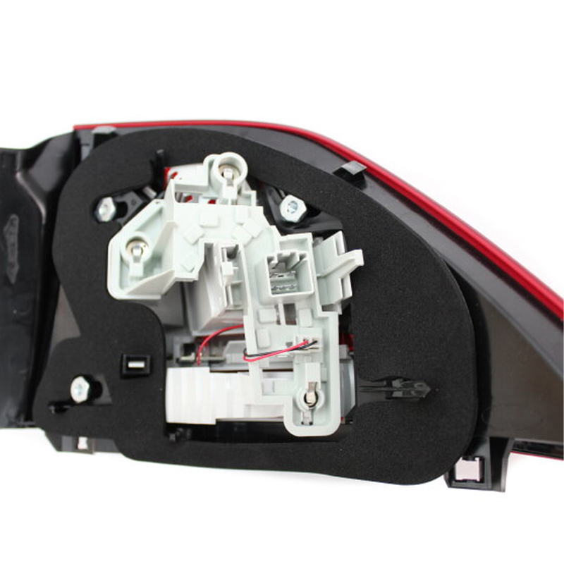 वोमोला ड्राइवर्स वाम साइड रियर टेल लाइट OE 30796267 Auto Parts S60 के लिए टेल लाइट